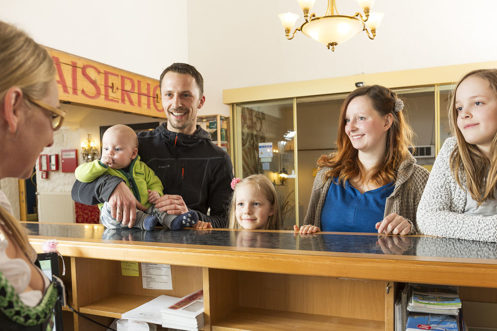 Familotel Kaiserhof - Families Only แบร์วัง ภายนอก รูปภาพ